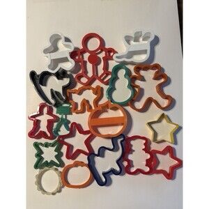 Mixed Lot of 18 Cookie Cutters Cat Pumpkin Snowman Camel Bear Gingerbread Man